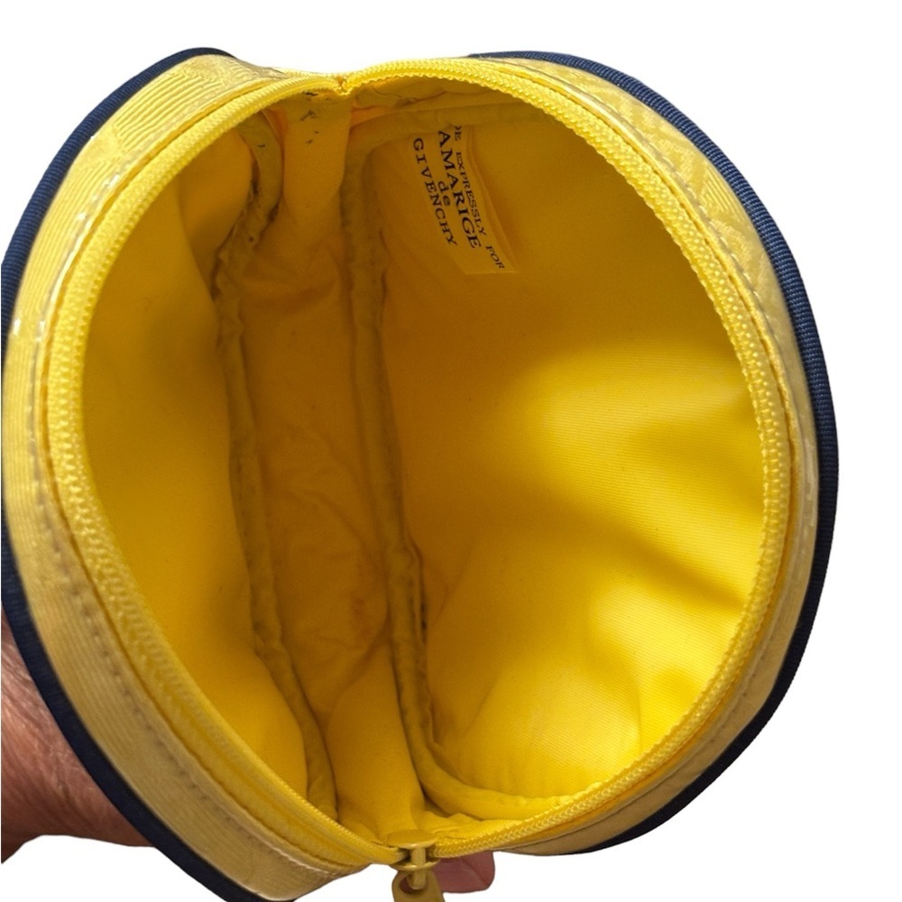 Aragon de Givenchy straw tote & cosmetic pouch - Picture 9 of 9